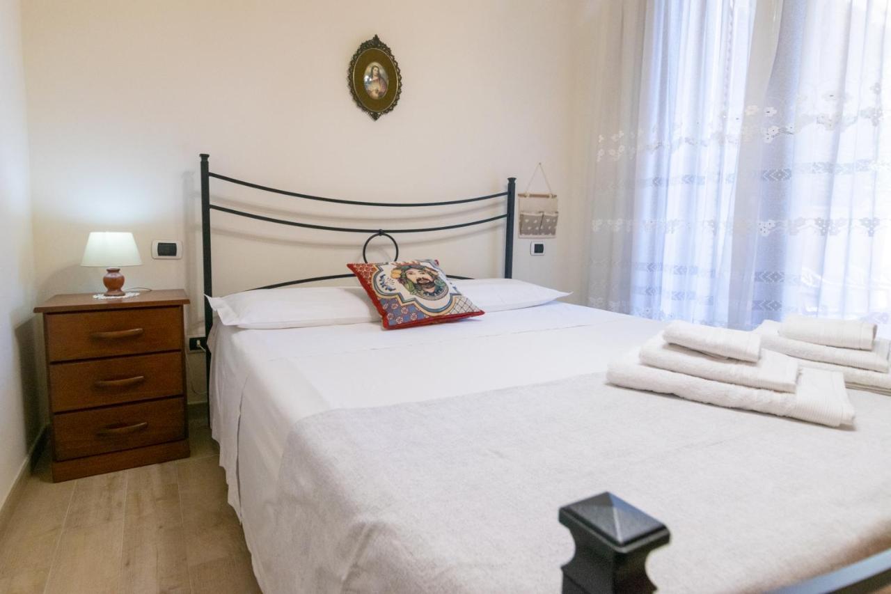 Corallo Holiday House Acitrezza アーチトレッツァ エクステリア 写真